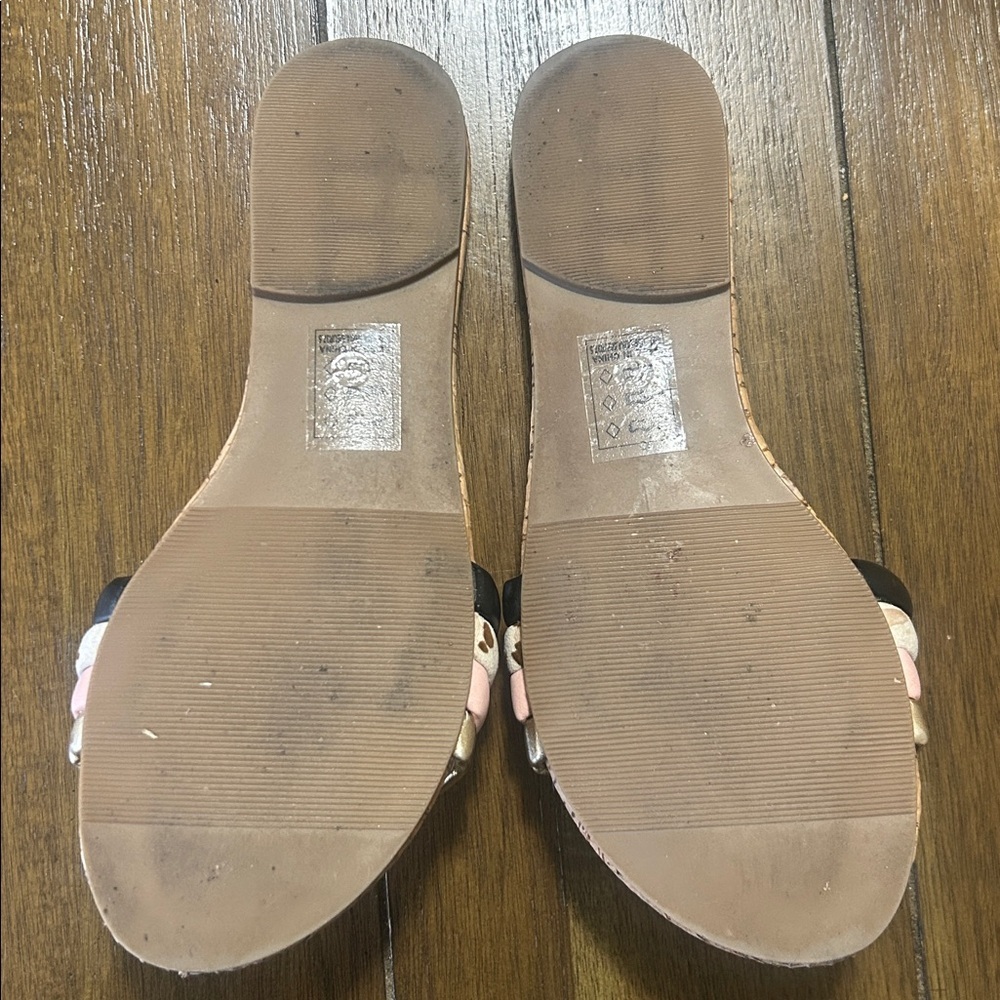 Qupid Archer women's sandals multi-colored bands and a cork-look insole sz 6.5 - Picture 4 of 4